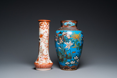 Een collectie Japans Satsuma en Kutani porselein en een cloisonn&eacute; vaas, Meiji, 19e eeuw