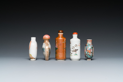 Five Chinese famille rose snuff bottles, 19/20th C.