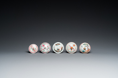 Cinq th&eacute;i&egrave;res en porcelaine de Chine famille rose, Yongzheng/Qianlong