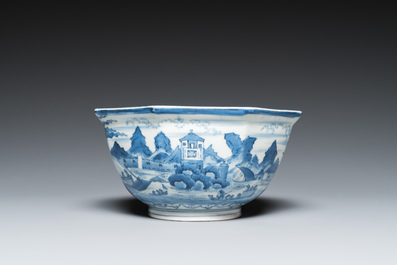 Een octagonale blauw-witte Japanse Arita 'van Frytom' kom, Chenghua merk, Edo, 18e eeuw