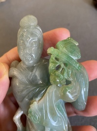 Sculpture d'une femme en jade sur socle en bois, Chine, Qing