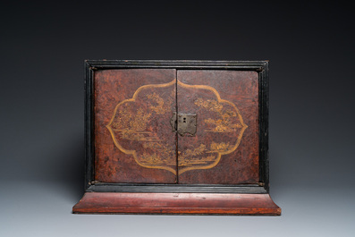 A small Japanese lacquered wood cabinet for the European market, Edo, 18th C.