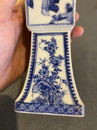 Een Chinese blauw-witte 'gu' vaas met erotisch decor onderop, Kangxi