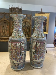 A pair of very large Chinese famille rose vases, 19th C.