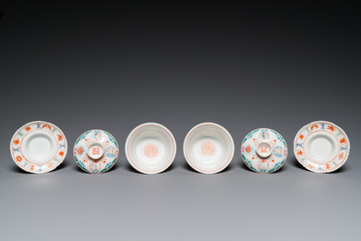 A pair of Chinese famille rose covered bowls on stands, Baragon Tumed mark, 19/20th C.