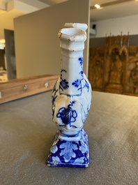 A blue and white Dutch Delft chinoiserie tulip vase, 18th C.