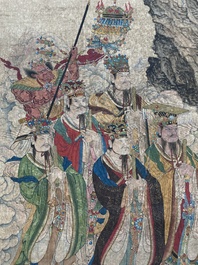 Ecole chinoise: 'Bodhisattva regardant au-dessus d'un groupe de divinit&eacute;s', encre et couleurs sur soie, Qing