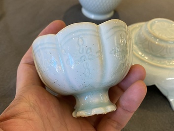 Un vase couvert en porcelaine de Chine qingbai et un bol sur support, Song ou post&eacute;rieur