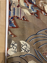 Een groot Chinees in zijde en metaaldraad geborduurd wandtapijt met een operasc&egrave;ne, 19e eeuw