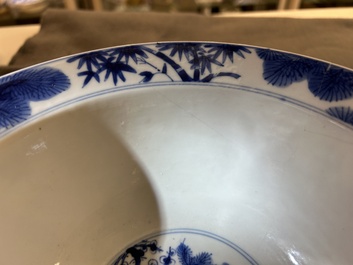 Een Chinese blauw-witte 'Drie vrienden van de winter' kom, Kangxi merk en periode