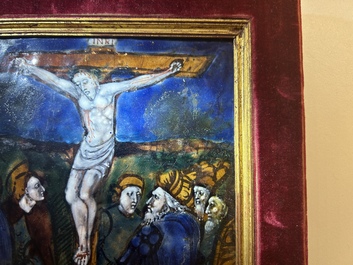 Plaque en &eacute;mail de Limoges repr&eacute;sentant La Crucifixion, France, 16&egrave;me