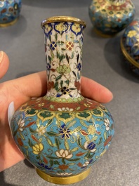 Three Chinese cloisonn&eacute; vases and a covered box, 19/20th C.