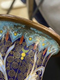 Une paire de vases, une grande bo&icirc;te couverte et un bol en &eacute;maux cloisonn&eacute;s, Chine, 19/20&egrave;me