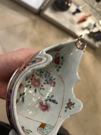 Verseuse couverte, bol &agrave; anse en argent et deux sauci&egrave;res en porcelaine de Chine, Kangxi/Qianlong