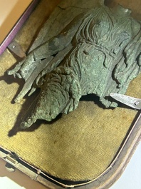 Fragment d'applique hell&eacute;nistique ou romain en bronze figurant Nike, Italie, probablement 2&egrave;me/3&egrave;me avant J.C.
