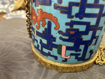 Een grote Chinese cloisonn&eacute; 'duomuhu' schenkkan in Tibetaanse stijl, gemerkt, Republiek