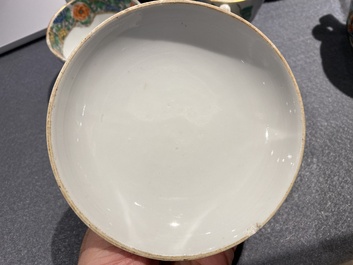 17 pi&egrave;ces d'un service &agrave; the en porcelaine de Chine famille verte de Canton, 19&egrave;me