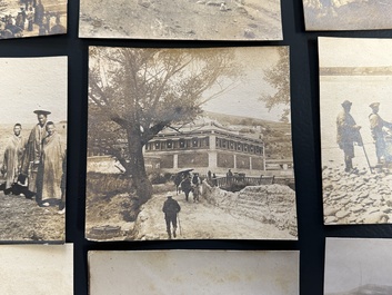 40 vierkante foto's gemaakt tijdens de eerste Belgische expeditie in Tibet, ca. 1908