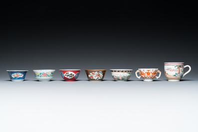 Sept tasses et sept soucoupes en porcelaine de Chine famille rose, Yongzheng/Qianlong