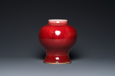 A Chinese langyao vase on a fine wooden base, 18/19th C.