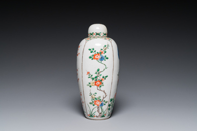 Vase couvert en porcelaine de Chine famille verte &agrave; d&eacute;cor des quatre saisons, Kangxi