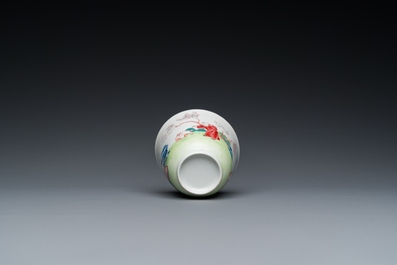 Grande tasse et soucoupe en porcelaine de Chine famille rose, Yongzheng