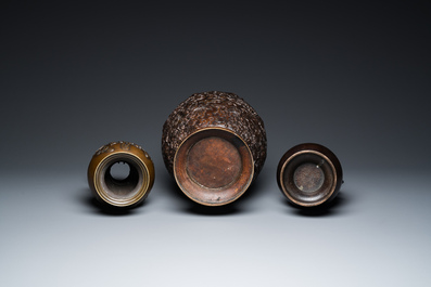 Six br&ucirc;le-parfums et vases en bronze, Japon, Edo/Meiji, 18/19&egrave;me