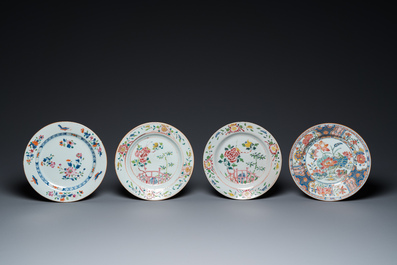 Een diverse collectie Chinees blauw-wit en famille rose porselein, Yongzheng en later