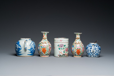 An extensive collection of varied Chinese porcelain wares, 19/20th C.