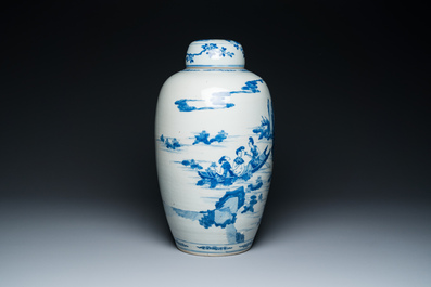 Grand pot couvert en porcelaine de Chine en bleu et blanc &agrave; d&eacute;cor narratif, 19&egrave;me