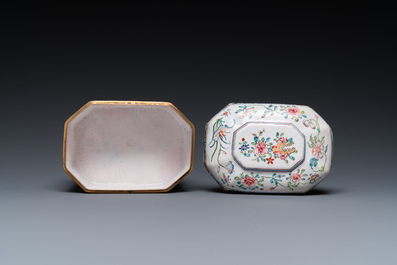 A Chinese Canton enamel box and cover with floral design, Yongzheng/Qianlong