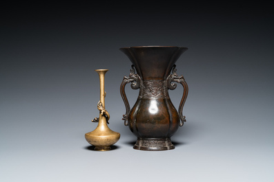 Two Japanese bronze vases, Edo/Meiji, 17/19th C.