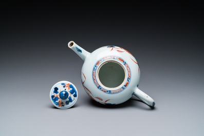 Eleven Chinese famille rose and Imari-style plates and a teapot with cover, Kangxi/Qianlong