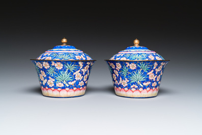 A pair of Chinese Canton enamel bowls and covers, Qianlong