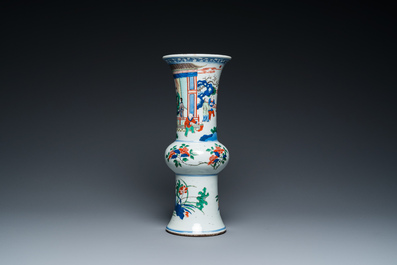 A Chinese wucai 'gu' vase with narrative design, 19th C.