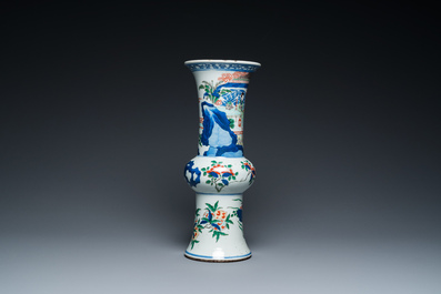 A Chinese wucai 'gu' vase with narrative design, 19th C.