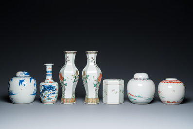 Six various Chinese porcelain vases and a covered jar, 19/20th C.