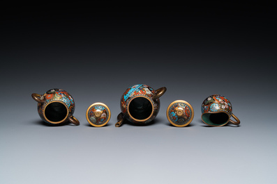 Huit pi&egrave;ces en &eacute;maux cloisonn&eacute;s, Japon, Meiji, 19/20&egrave;me