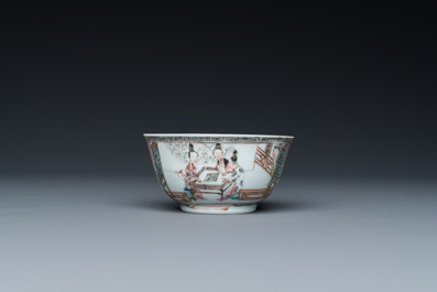 Tasse et soucoupe en porcelaine de Chine famille rose &agrave; d&eacute;cor de joueurs de go, Yongzheng