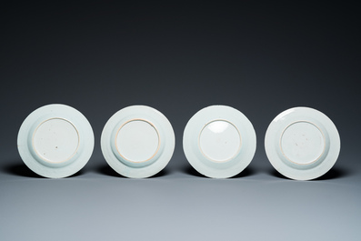 Un plat et dix assiettes en porcelaine de Chine en bleu et blanc, 19&egrave;me