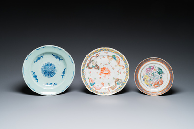 Cinq plats et une assiette en porcelaine de Chine, 19/20&egrave;me