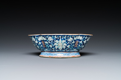 Six pi&egrave;ces en porcelaine de Chine, Qing et R&eacute;publique