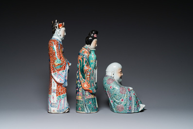 Trois sculptures en porcelaine de Chine famille rose dont un Bouddha, une immortelle et un dieu d'&eacute;toiles, 19/20&egrave;me