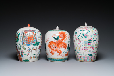 Trois pots couverts en porcelaine de Chine famille rose et verte, 19/20&egrave;me