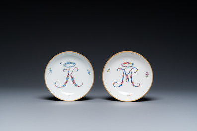 Un bol couvert et deux soucoupes en porcelaine de Meissen, une verseuse, un bol couvert et une tasse de style de S&egrave;vres, Allemagne et France, 19/20&egrave;me