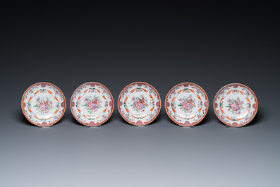 Service &agrave; th&eacute; de 20 pi&egrave;ces en porcelaine de Chine famille rose &agrave; d&eacute;cor floral, Qianlong