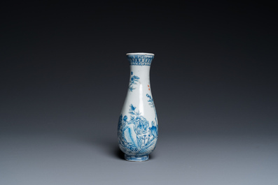 A Chinese blue and white-enamelled 'pheasants' vase, 19/20th C.