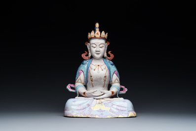 A Chinese famille rose sculpture of Buddha Amitayus on stand, 19/20th C.