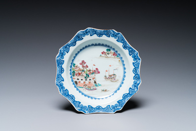 A Chinese famille rose 'Fort Folly' plate and a pair of Samson famille verte-style jars and covers, Qianlong and 19th C.