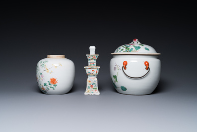 Four Chinese famille rose wares and three with coral-red-ground, 19/20th C.